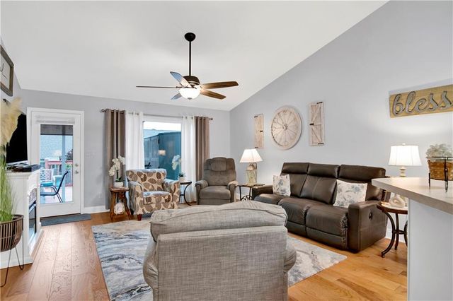 643 Spring Lake Court, Mobile, AL 36695