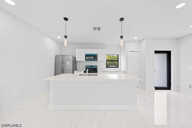 2811 1st St Sw, Lehigh Acres, FL 33976