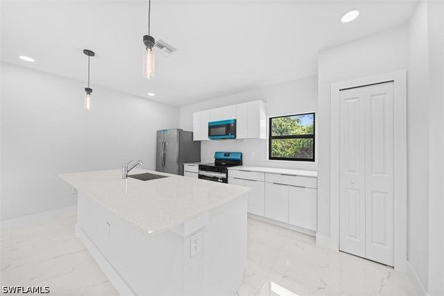 2811 1st St Sw, Lehigh Acres, FL 33976