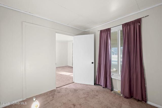 310 Jennings Road, Rossford, OH 43460