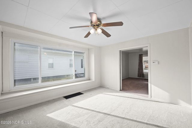 310 Jennings Road, Rossford, OH 43460