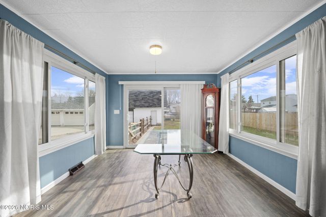 310 Jennings Road, Rossford, OH 43460