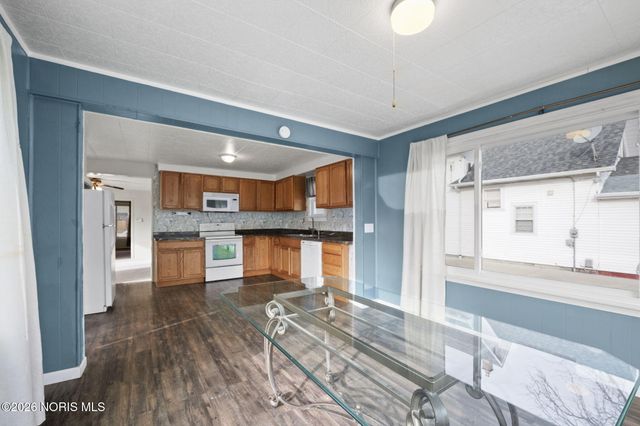 310 Jennings Road, Rossford, OH 43460