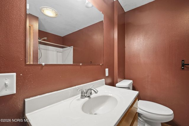 310 Jennings Road, Rossford, OH 43460