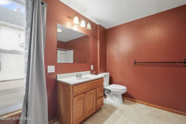 310 Jennings Road, Rossford, OH 43460