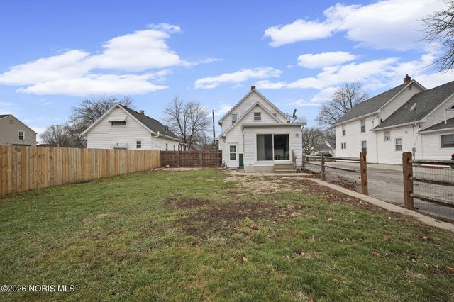 310 Jennings Road, Rossford, OH 43460