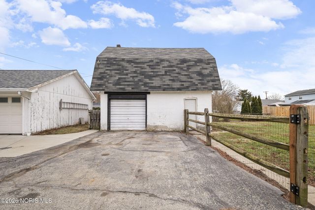 310 Jennings Road, Rossford, OH 43460