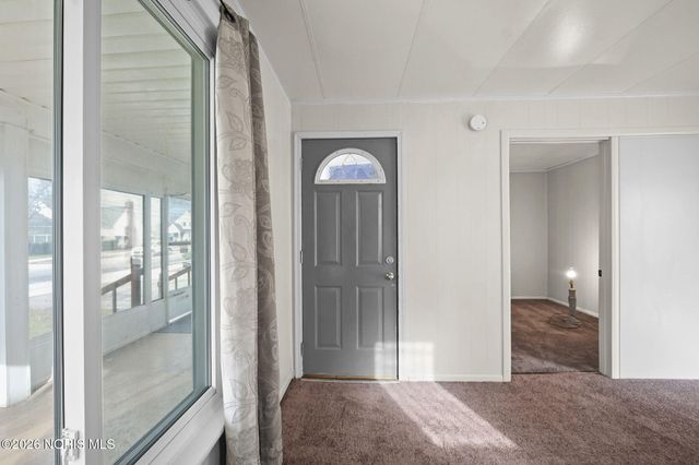 310 Jennings Road, Rossford, OH 43460