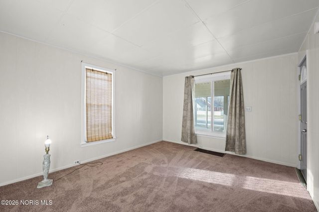 310 Jennings Road, Rossford, OH 43460