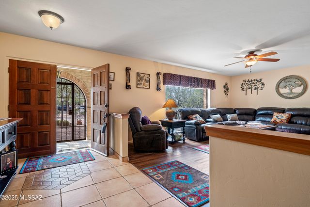 11101 E Calle Vaqueros, Tucson, AZ 85749