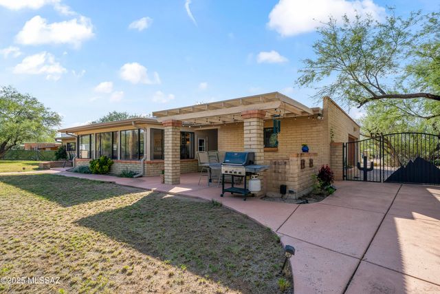 11101 E Calle Vaqueros, Tucson, AZ 85749