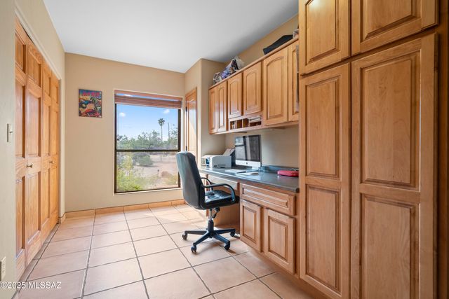 11101 E Calle Vaqueros, Tucson, AZ 85749