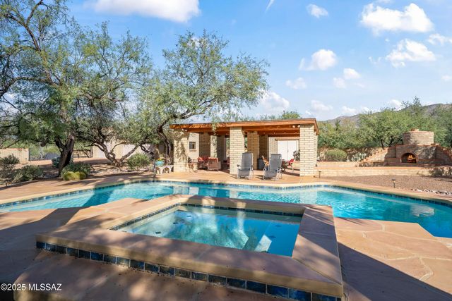 11101 E Calle Vaqueros, Tucson, AZ 85749