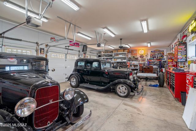 11101 E Calle Vaqueros, Tucson, AZ 85749