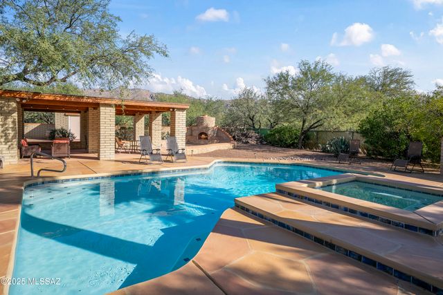 11101 E Calle Vaqueros, Tucson, AZ 85749