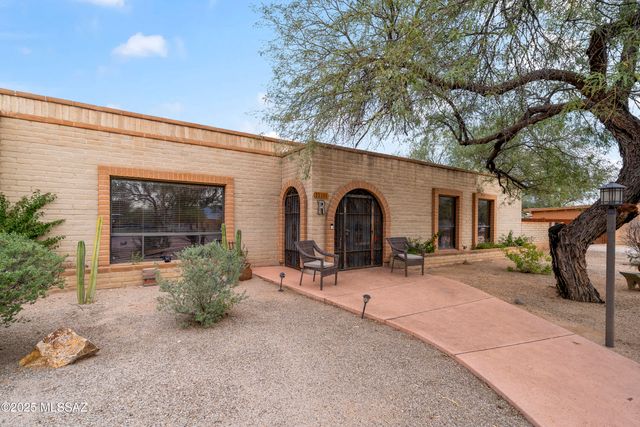 11101 E Calle Vaqueros, Tucson, AZ 85749