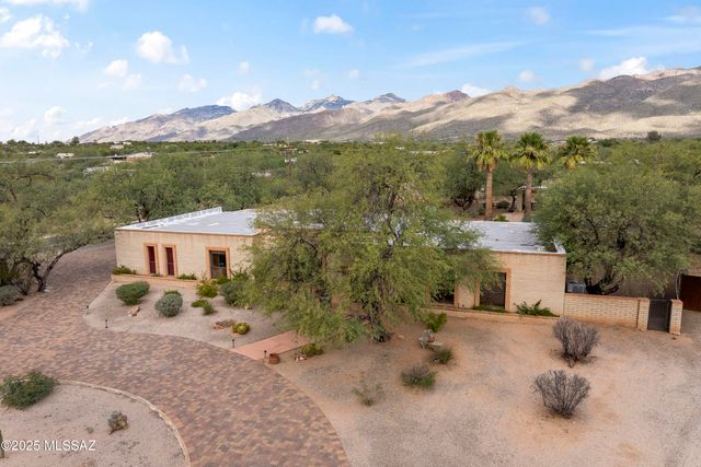 11101 E Calle Vaqueros, Tucson, AZ 85749