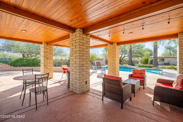 11101 E Calle Vaqueros, Tucson, AZ 85749