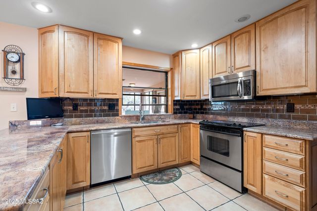 11101 E Calle Vaqueros, Tucson, AZ 85749