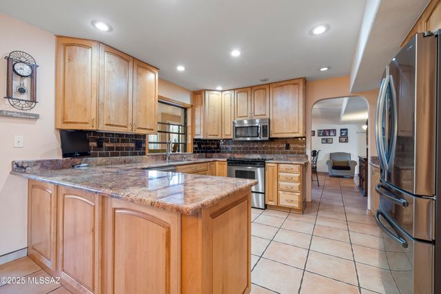 11101 E Calle Vaqueros, Tucson, AZ 85749