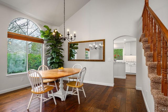 2490 Creek Meadow Dr, Santa Rosa, CA 95404