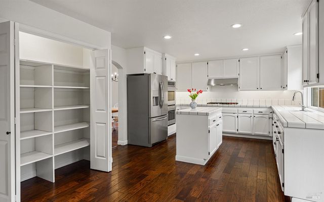 2490 Creek Meadow Dr, Santa Rosa, CA 95404