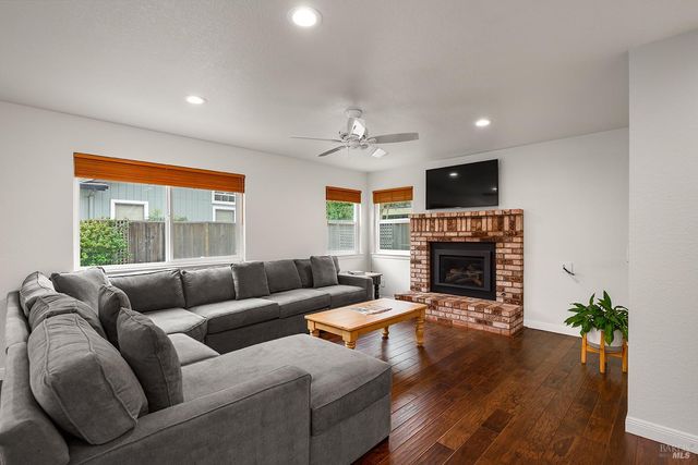 2490 Creek Meadow Dr, Santa Rosa, CA 95404