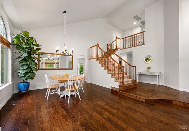 2490 Creek Meadow Dr, Santa Rosa, CA 95404