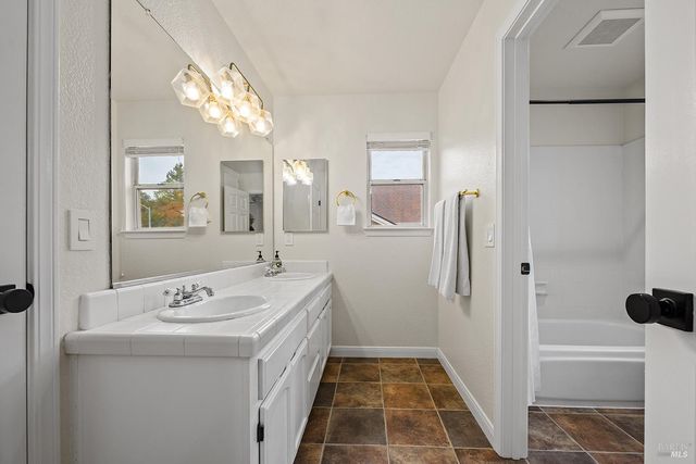 2490 Creek Meadow Dr, Santa Rosa, CA 95404