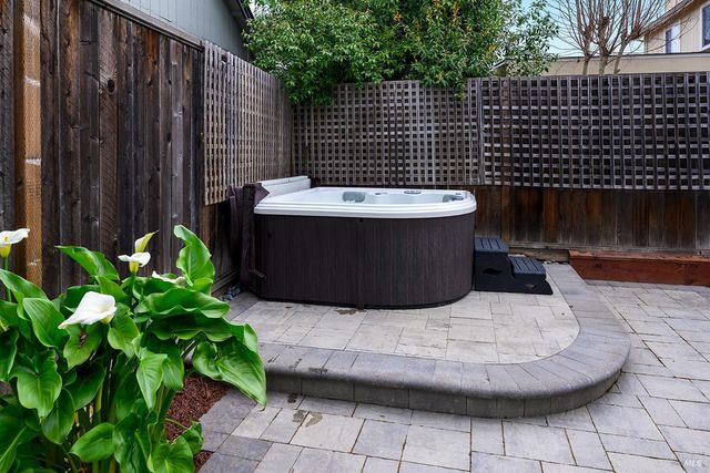 2490 Creek Meadow Dr, Santa Rosa, CA 95404