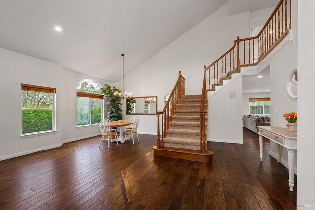 2490 Creek Meadow Dr, Santa Rosa, CA 95404