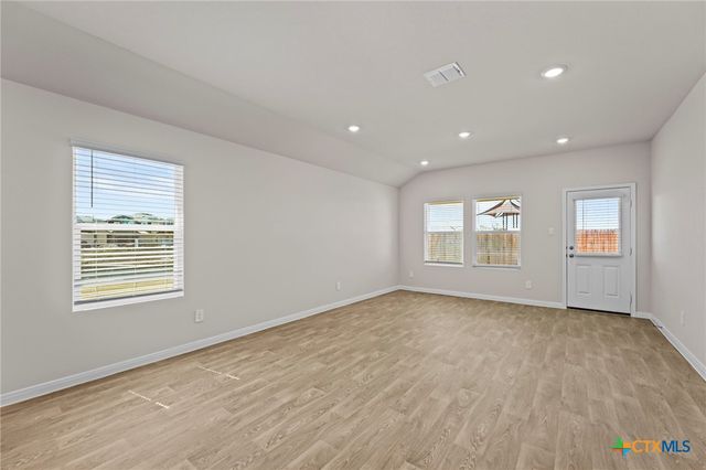 125 Raymondville Path, San Marcos, TX 78666