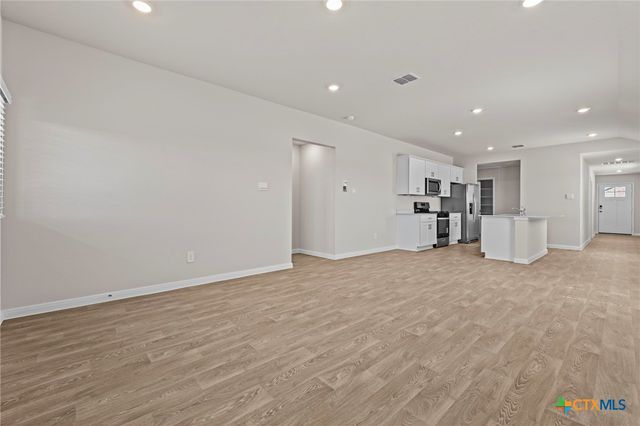 125 Raymondville Path, San Marcos, TX 78666