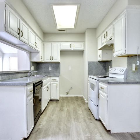 712 Via Miramonte, Mesquite, TX 75150