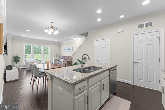 42831 BURRELL SQ, Ashburn, VA 20147
