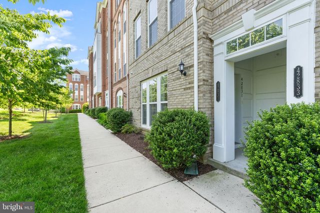 42831 BURRELL SQ, Ashburn, VA 20147