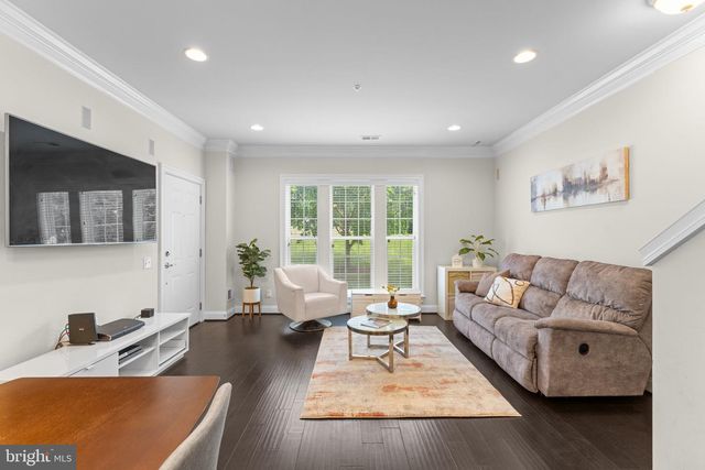42831 BURRELL SQ, Ashburn, VA 20147