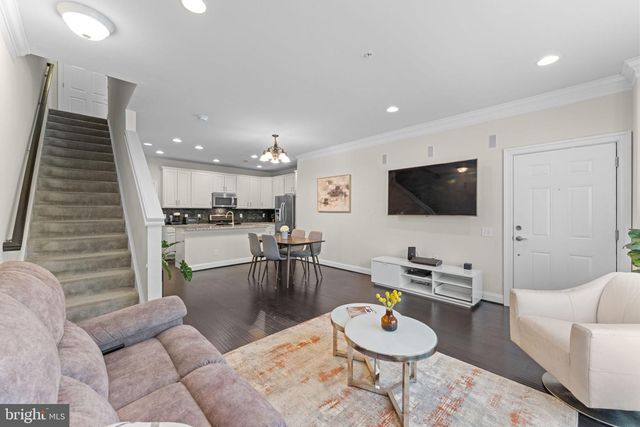 42831 BURRELL SQ, Ashburn, VA 20147