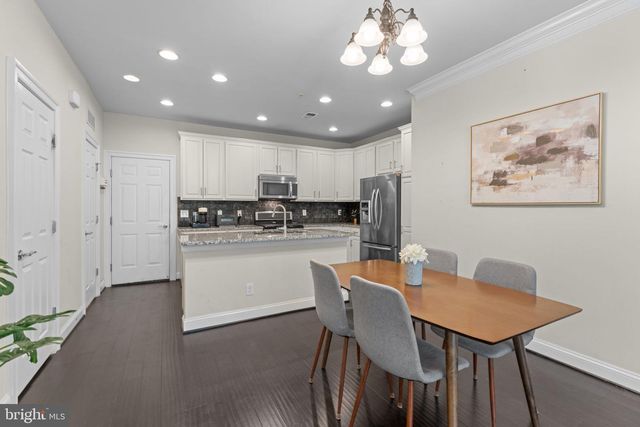 42831 BURRELL SQ, Ashburn, VA 20147