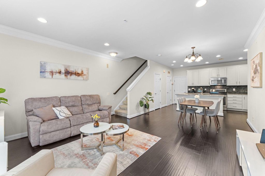 42831 BURRELL SQ, Ashburn, VA 20147