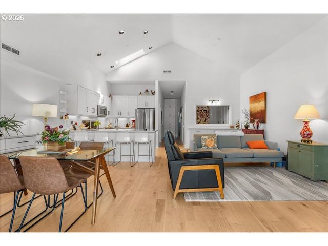 525 Se MARION St 21, Portland, OR 97202