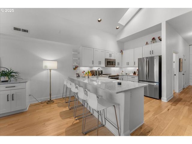 525 Se MARION St 21, Portland, OR 97202