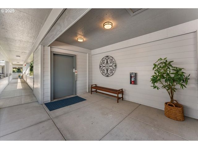 525 Se MARION St 21, Portland, OR 97202