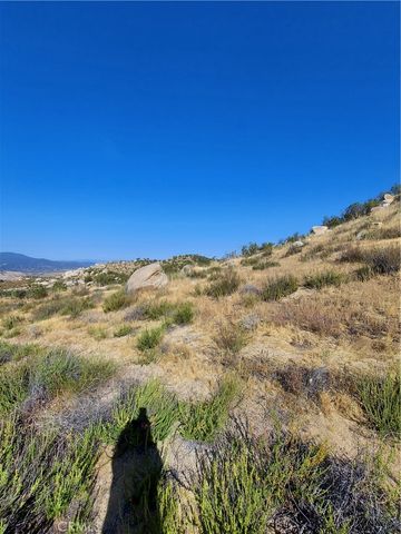 3 Dove Dr, Aguanga, CA 92536