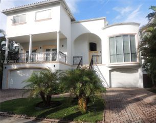 3525 E Fairview St, Miami, FL 33133