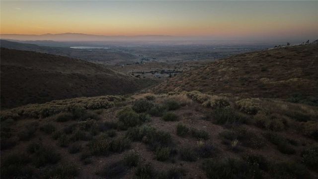 17 Carrollton Court, Palmdale, CA 93550