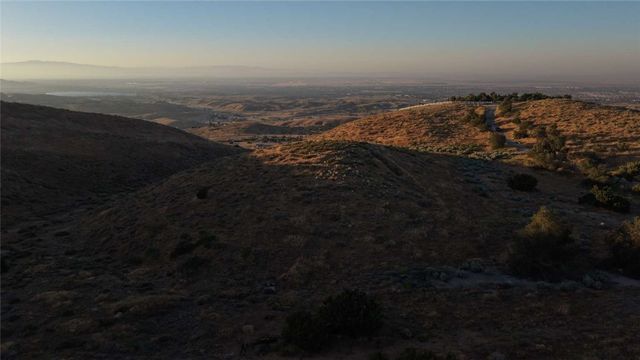 17 Carrollton Court, Palmdale, CA 93550