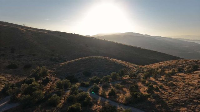 17 Carrollton Court, Palmdale, CA 93550