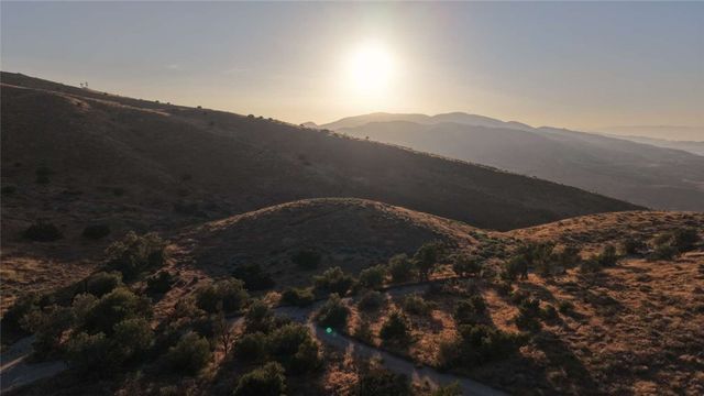 17 Carrollton Court, Palmdale, CA 93550