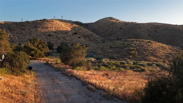 17 Carrollton Court, Palmdale, CA 93550